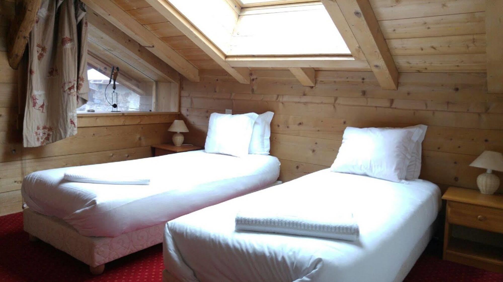 Chalet Pele - Alpes Travel - Central Chamonix - Sleeps 11 Buitenkant foto
