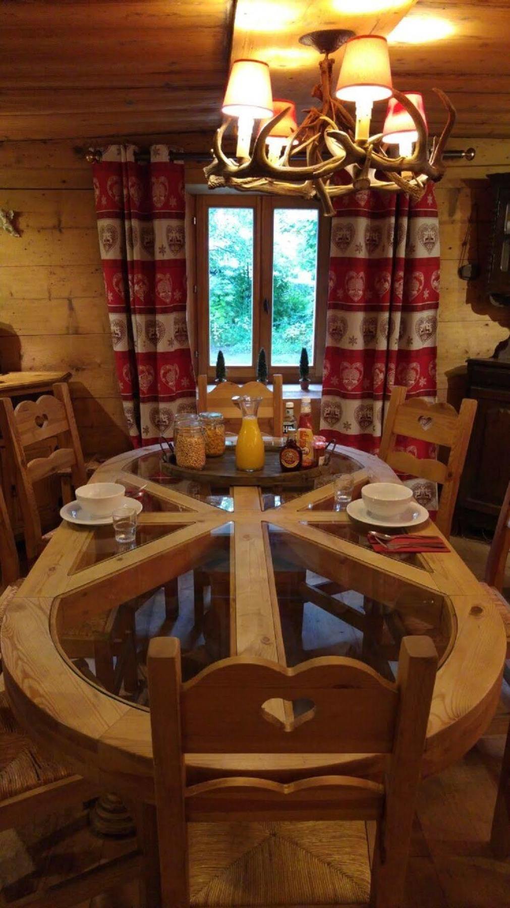 Chalet Pele - Alpes Travel - Central Chamonix - Sleeps 11 Buitenkant foto